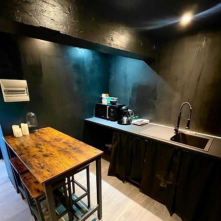 Dark Room Centre Ville De 多勒 外观 照片